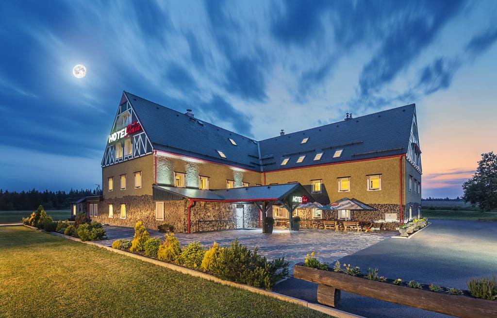 Hotel Jan Moldava Exterior photo