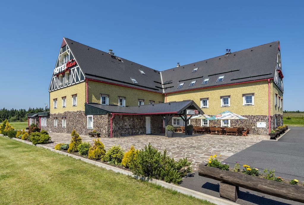 Hotel Jan Moldava Exterior photo